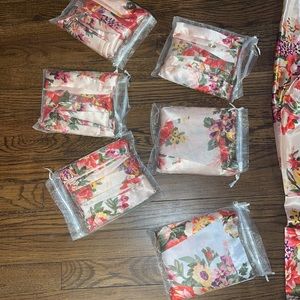 1 white, 6 light pink/cream